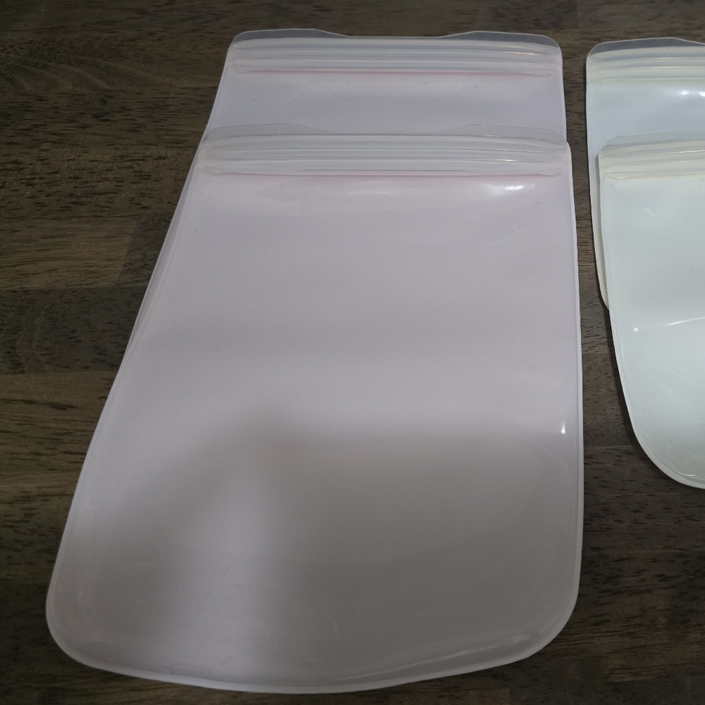 Set of Reusable Silicone Bags in Pink